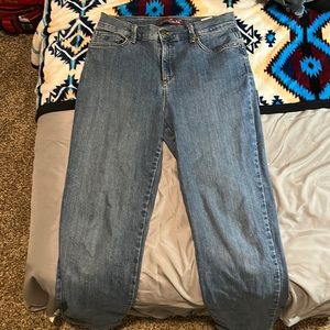 Gloria Vanderbilt Size 8 jeans